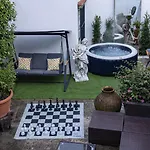 ホテル Unique Double Smart Room In 17 Century Home With Snooker, Hottub And Bbq シントラ