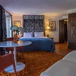 Unique Double Smart Room In 17 Century Home With Snooker, Hottub And Bbq 5* シントラ