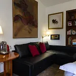 ホテル Unique Double Smart Room In 17 Century Home With Snooker, Hottub And Bbq シントラ