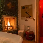 Unique Double Smart Room In 17 Century Home With Snooker, Hottub And Bbq 5* シントラ
