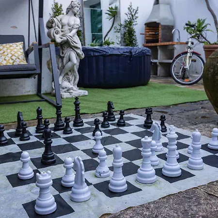 Hotel Unique Double Smart In 17 Century With Snooker, Hottub And Bbq