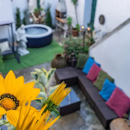 Hotel Unique Double Smart In 17 Century With Snooker, Hottub And Bbq