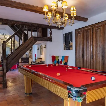 Hotel Unique Double Smart In 17 Century With Snooker, Hottub And Bbq 5*