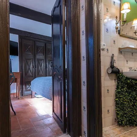 Hotel Unique Double Smart In 17 Century With Snooker, Hottub And Bbq