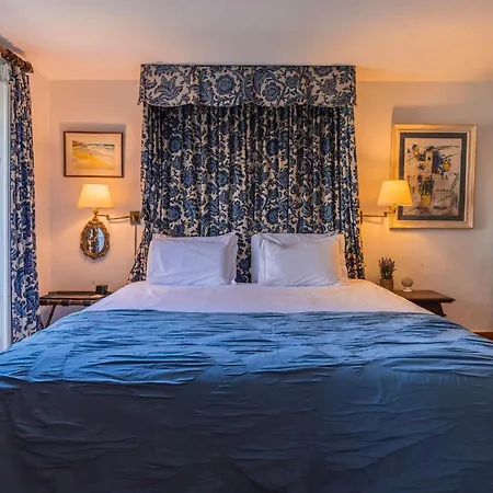 Unique Double Smart In 17 Century With Snooker, Hottub And Bbq 5*