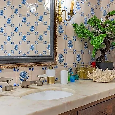 Unique Double Smart In 17 Century With Snooker, Hottub And Bbq